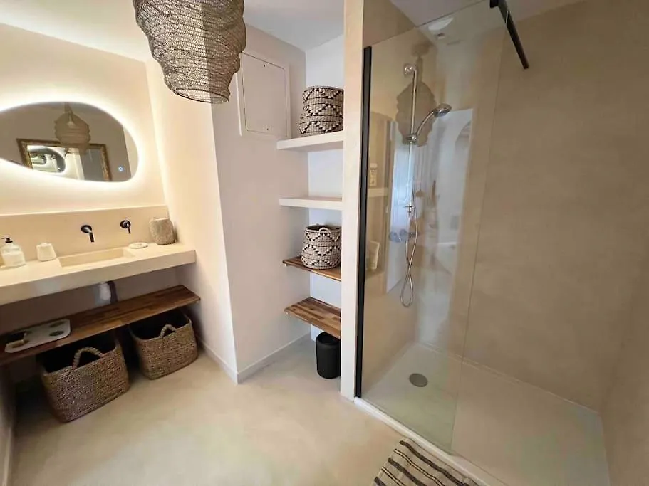 3 Bedroom Duplex With Garden Marseille Apartmán