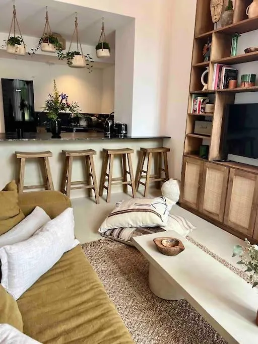 3 Bedroom Duplex With Garden Marseille 0*,